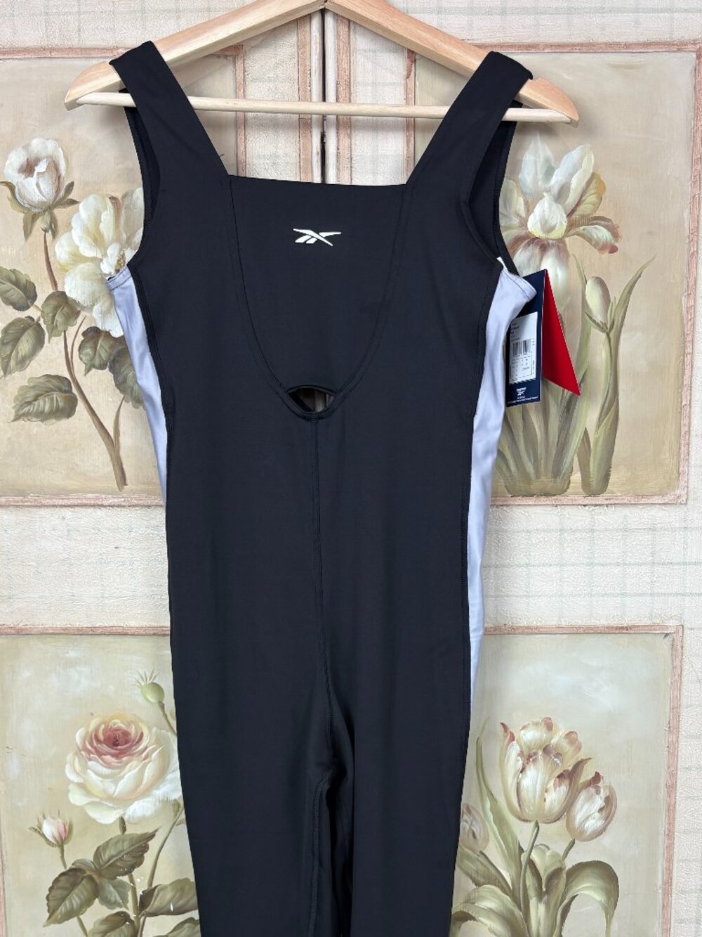 NWT Reebok Full Body Jumpsuit - Picture 6 of 6